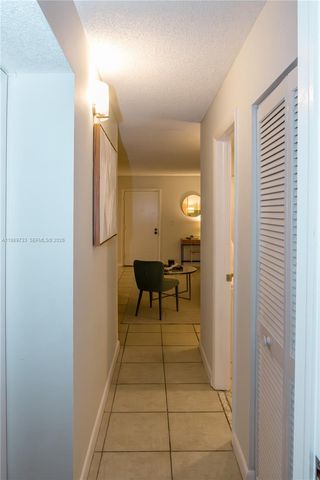 6675 W 4th Ave 203, Hialeah, FL 33012