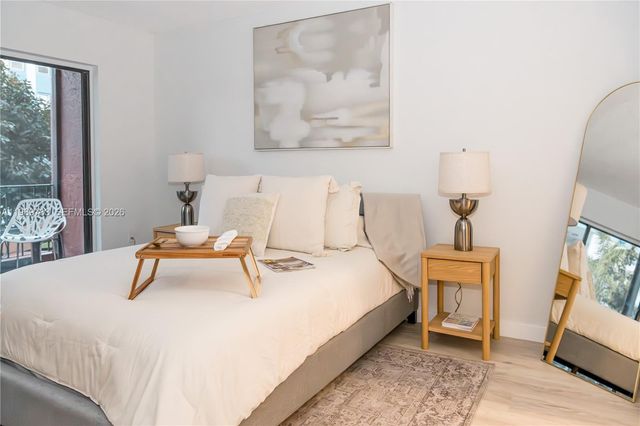 6675 W 4th Ave 203, Hialeah, FL 33012