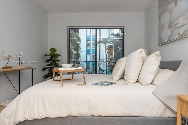 6675 W 4th Ave 203, Hialeah, FL 33012