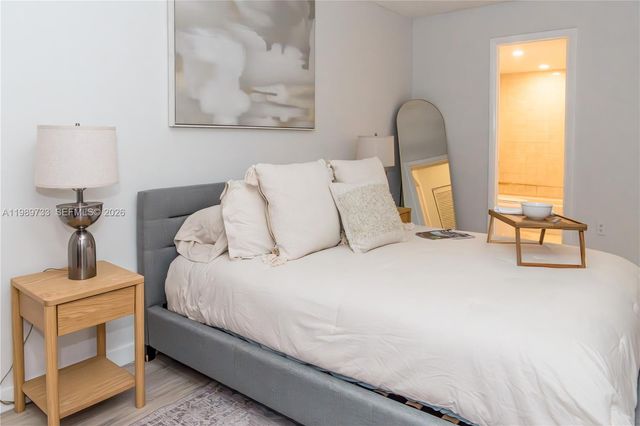 6675 W 4th Ave 203, Hialeah, FL 33012