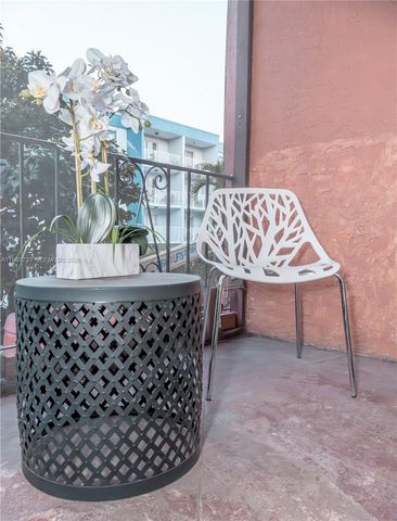 6675 W 4th Ave 203, Hialeah, FL 33012