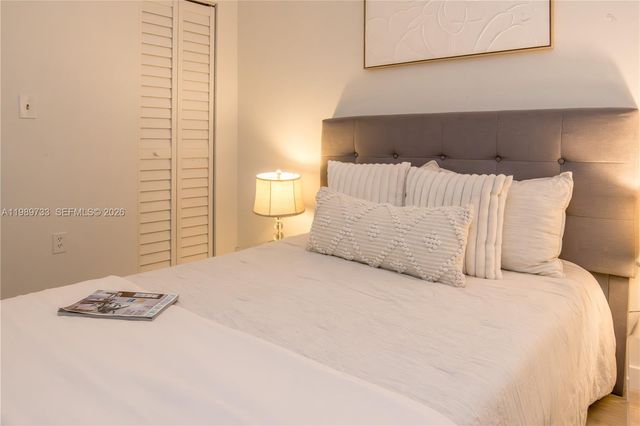 6675 W 4th Ave 203, Hialeah, FL 33012