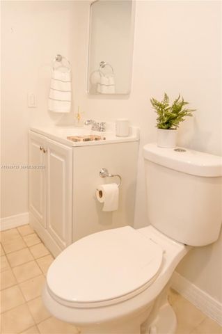 6675 W 4th Ave 203, Hialeah, FL 33012