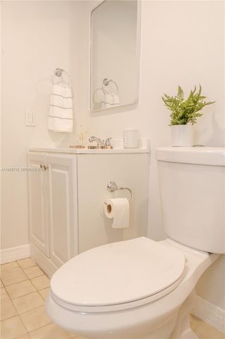 6675 W 4th Ave 203, Hialeah, FL 33012