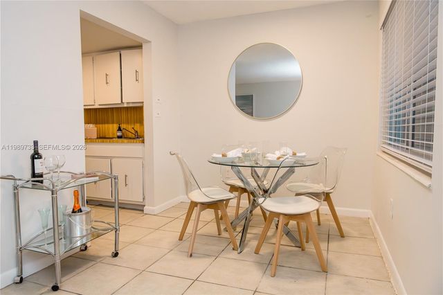 6675 W 4th Ave 203, Hialeah, FL 33012