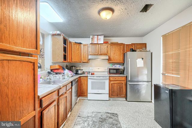 24 KINGS WHARF PL, Waldorf, MD 20602
