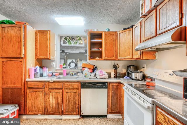 24 KINGS WHARF PL, Waldorf, MD 20602