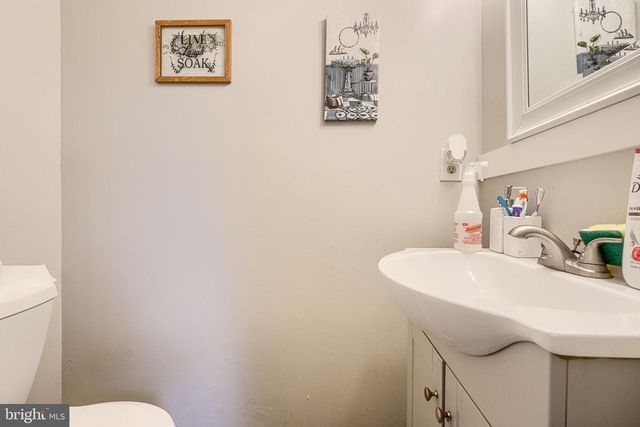 24 KINGS WHARF PL, Waldorf, MD 20602