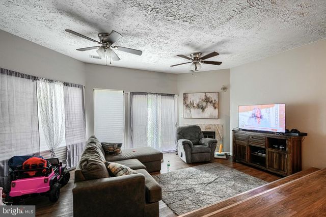 24 KINGS WHARF PL, Waldorf, MD 20602