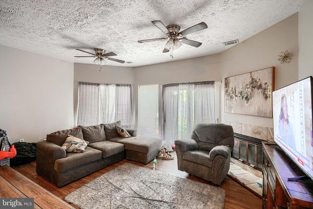 24 KINGS WHARF PL, Waldorf, MD 20602