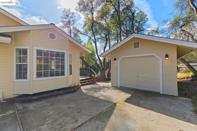 16137 Acorn Dr, Sonora, CA 95370