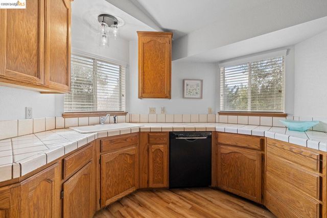 16137 Acorn Dr, Sonora, CA 95370