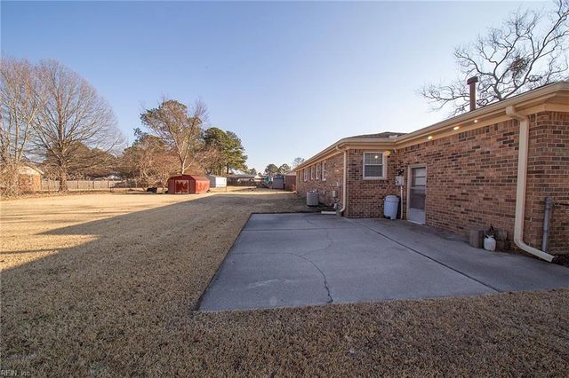 2913 Stratford DR, Chesapeake, VA 23321