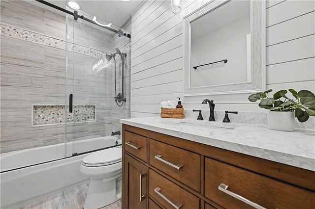 11400 W 114 Terrace, Overland Park, KS 66210