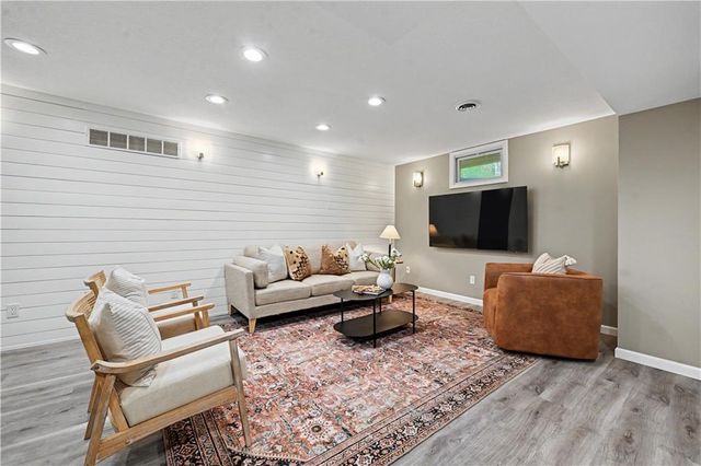 11400 W 114 Terrace, Overland Park, KS 66210