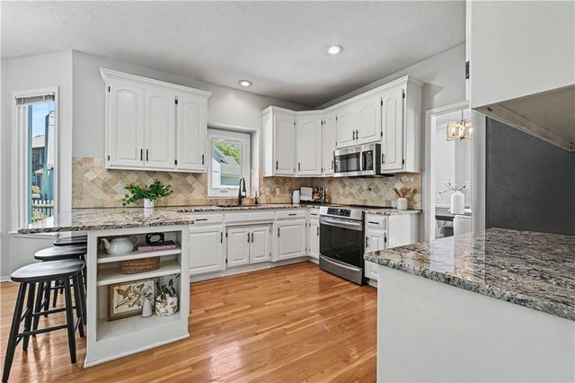 11400 W 114 Terrace, Overland Park, KS 66210