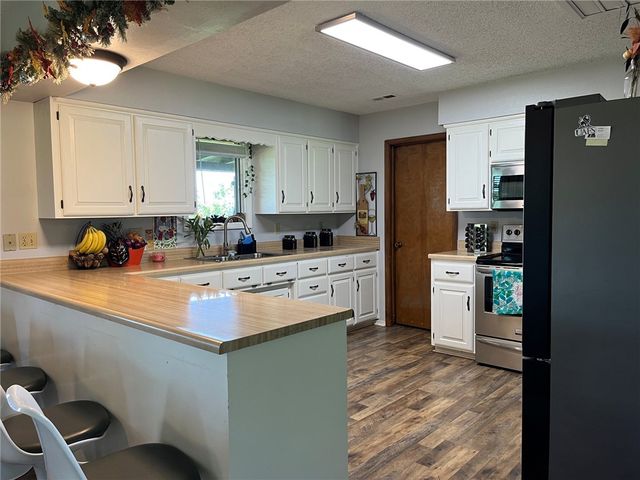 8790 Fred Austin Road, Decatur, AR 72722