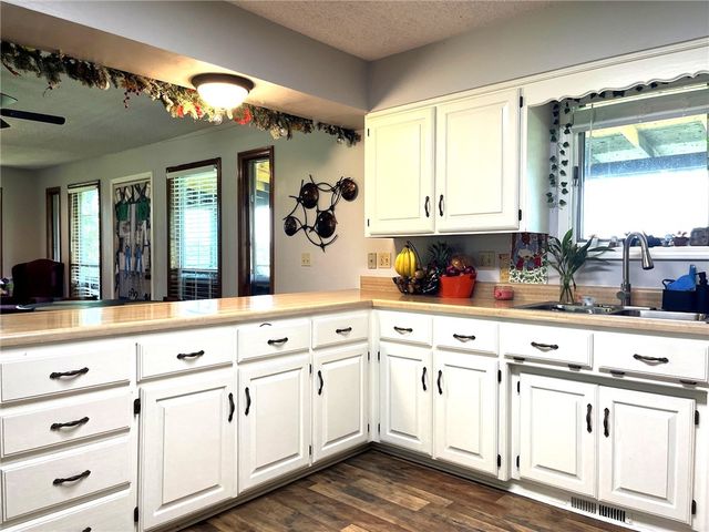 8790 Fred Austin Road, Decatur, AR 72722