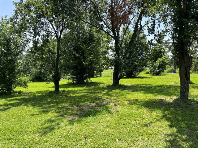 8790 Fred Austin Road, Decatur, AR 72722