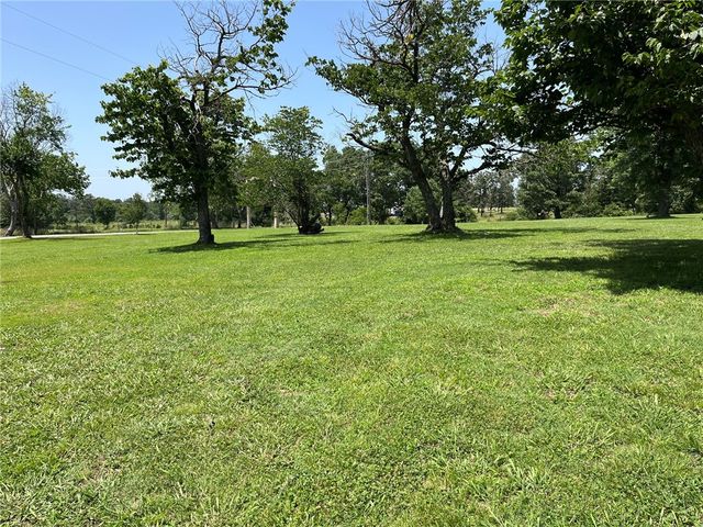 8790 Fred Austin Road, Decatur, AR 72722