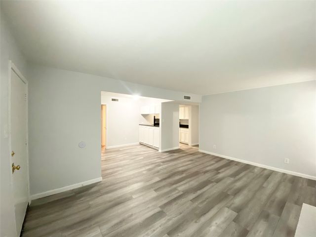 12816 Midway Road 1049, Dallas, TX 75244