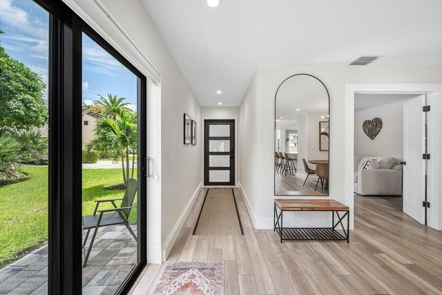 6078 Glendale Drive, Boca Raton, FL 33433