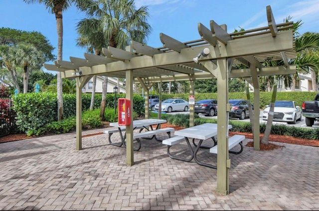 6078 Glendale Drive, Boca Raton, FL 33433