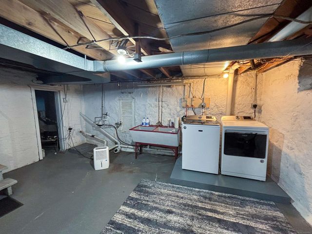 110 W Francis Street, Ironwood, MI 49938