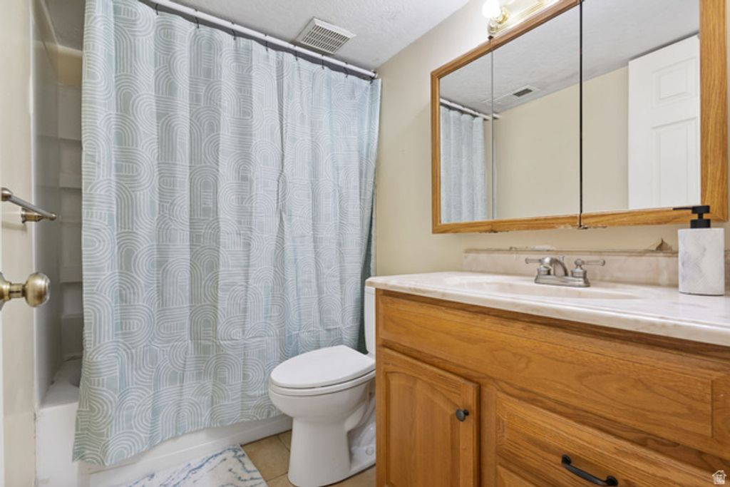 Image 25 of property listing at 8329 S 6430 W, West Jordan, UT 84081