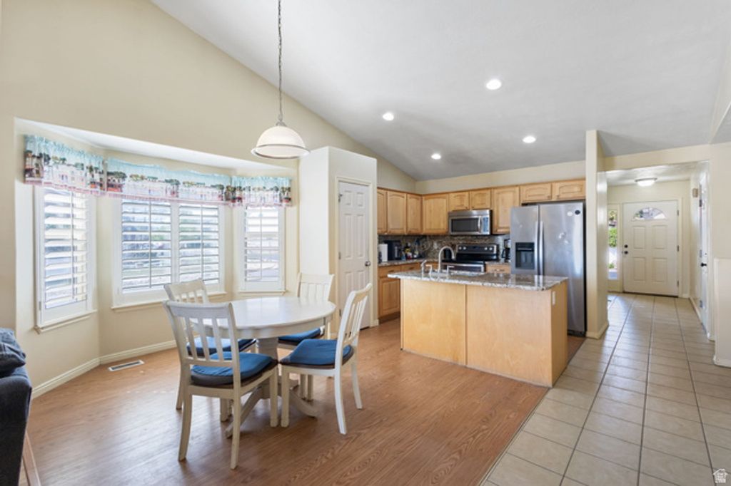 Image 9 of property listing at 8329 S 6430 W, West Jordan, UT 84081