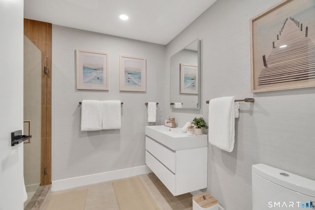 32 Broadway Avenue, Stonington, CT 06378