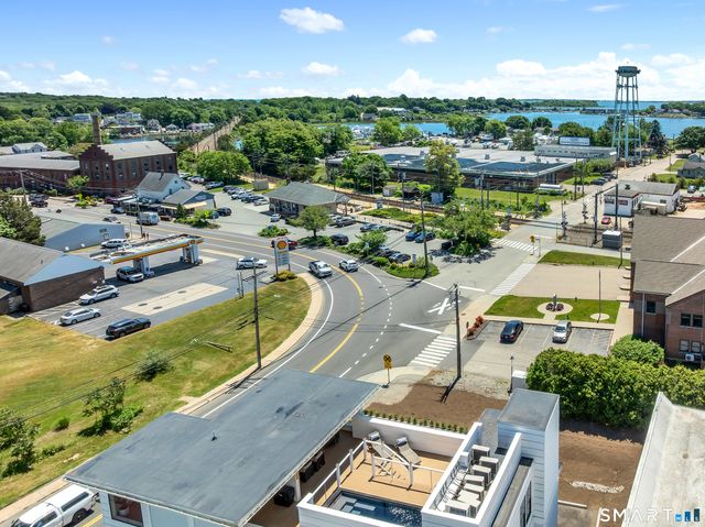 32 Broadway Avenue, Stonington, CT 06378