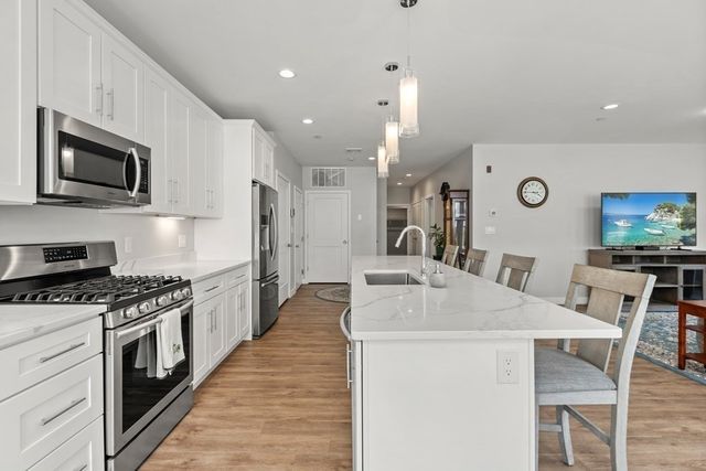 642 Main St 301, Wakefield, MA 01880