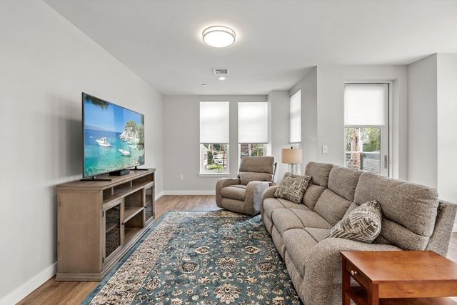 642 Main St 301, Wakefield, MA 01880