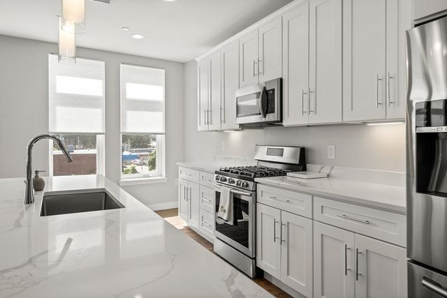 642 Main St 301, Wakefield, MA 01880