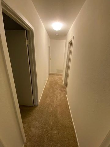 945 S Clovis Avenue # V, Fresno, CA 93727