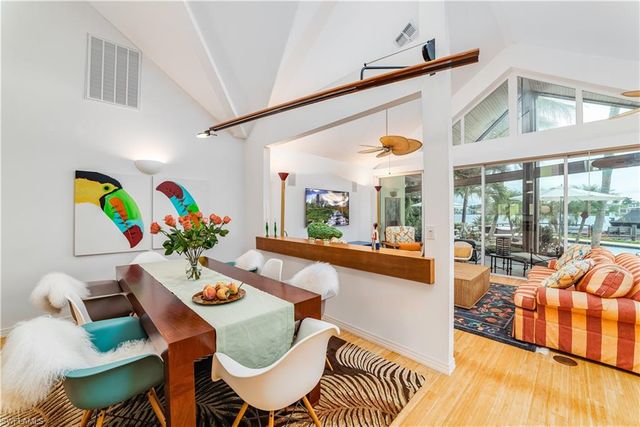 883 Galleon DR, Naples, FL 34102