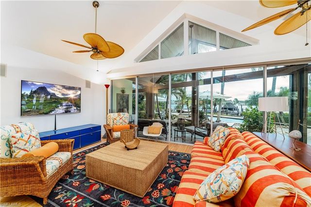 883 Galleon DR, Naples, FL 34102