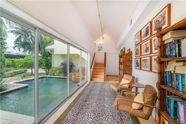 883 Galleon DR, Naples, FL 34102