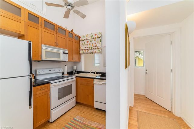 883 Galleon DR, Naples, FL 34102