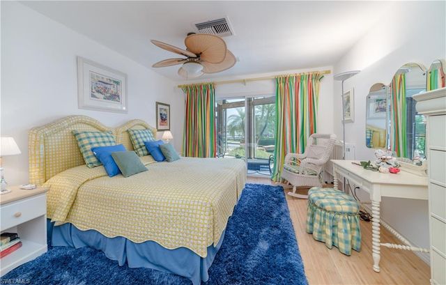 883 Galleon DR, Naples, FL 34102