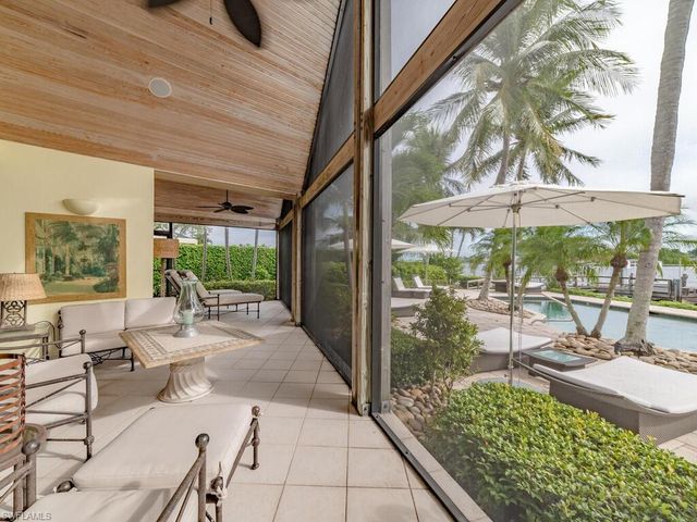 883 Galleon DR, Naples, FL 34102