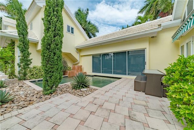 883 Galleon DR, Naples, FL 34102