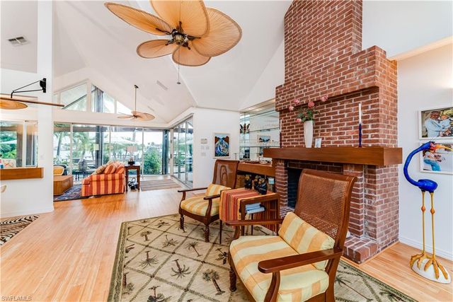 883 Galleon DR, Naples, FL 34102