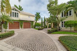 883 Galleon DR, Naples, FL 34102