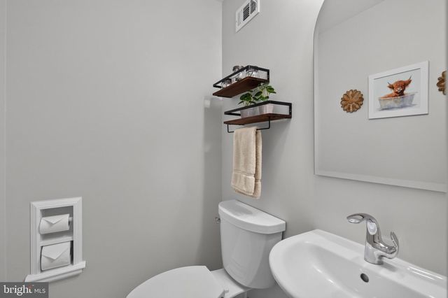 6636 GREENLEIGH LN, Alexandria, VA 22315