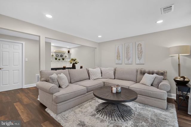 6636 GREENLEIGH LN, Alexandria, VA 22315