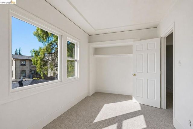 5320 El Camile AVE, Oakland, CA 94619