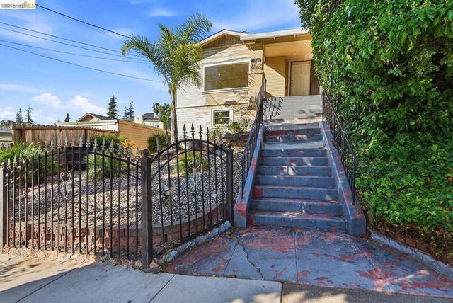 5320 El Camile AVE, Oakland, CA 94619
