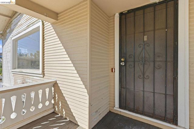5320 El Camile AVE, Oakland, CA 94619